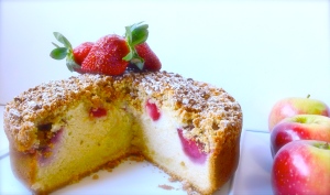 Apple & Strawberry Crumble Cake