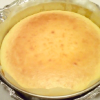 Baked cheese cake cooling down overnight